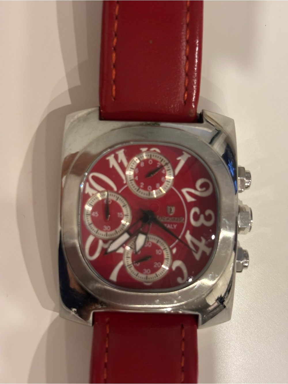 Red Leather-Strap Chronograph Smartwatch